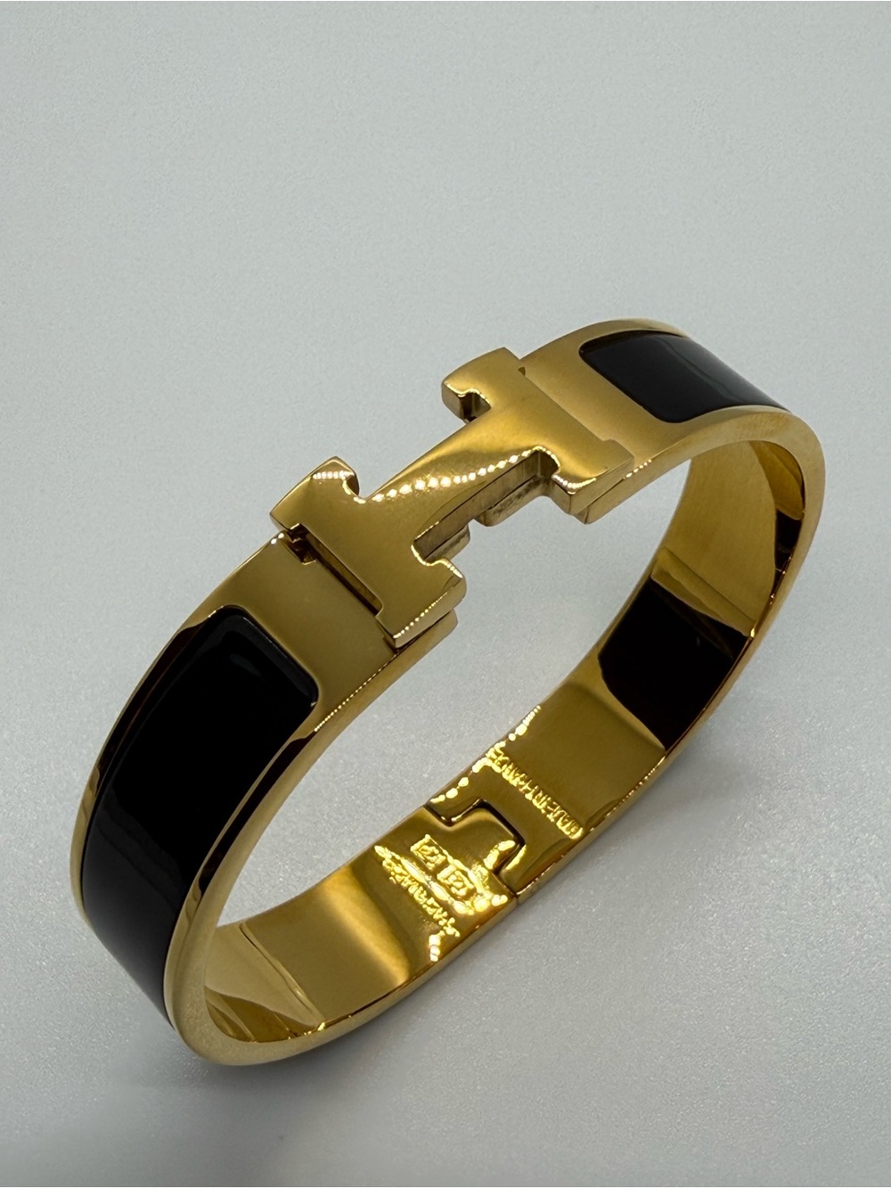 HERMÊS Clic H Bracelet - Picture 3 of 12
